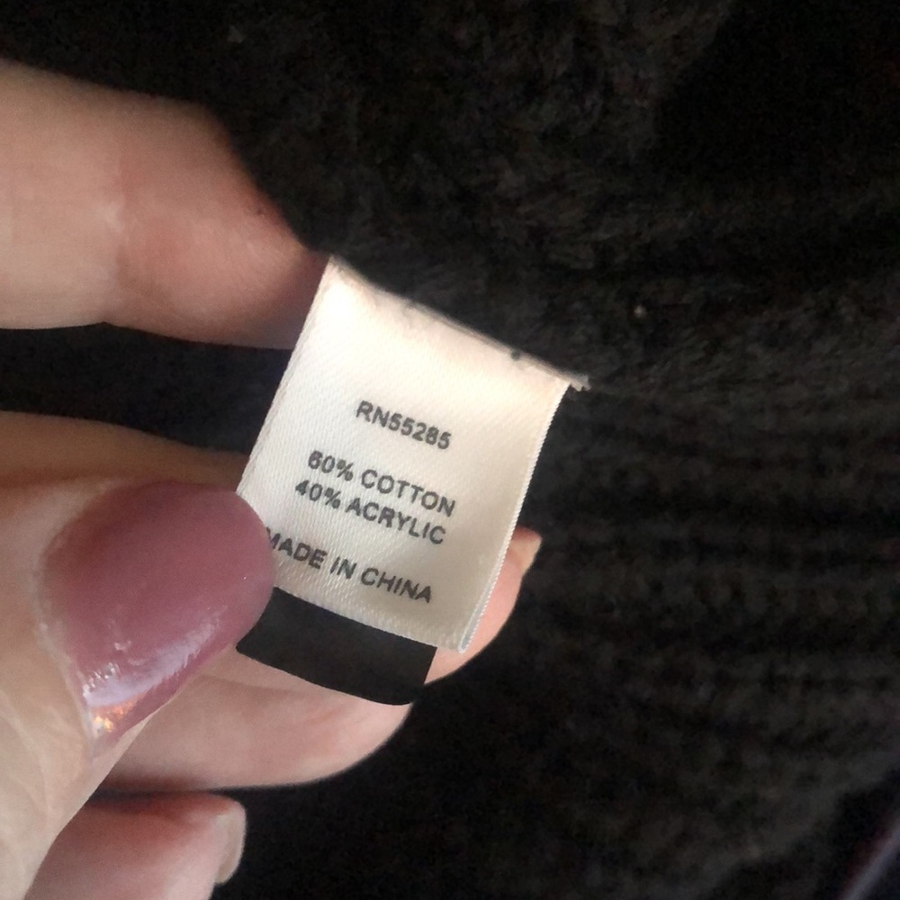 EXPRESS CHUNKY KNIT OVERSIZED CROPPED SWEATER Black - Picture 7 of 7